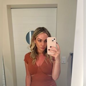 👋🏻🖤Meet your Posher, Aimee🌹